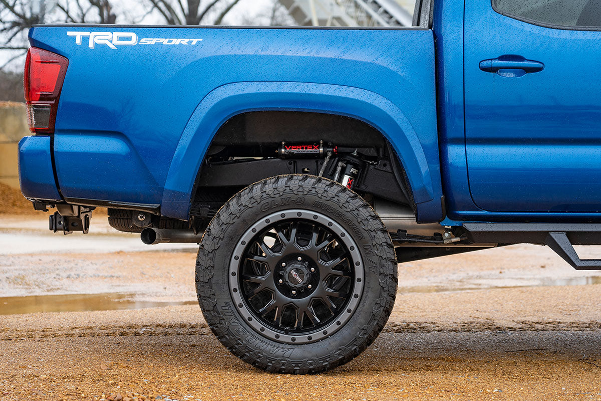 ROUGH COUNTRY Vertex 2.5 Adjustable Rear Shocks 6-7" | Toyota Tacoma 2WD/4WD (2005-2023)